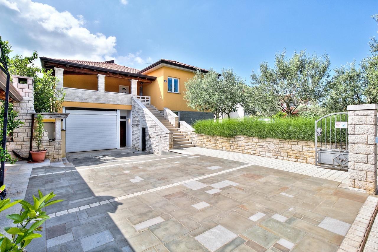 Lana House With Apartment Petrovija Dış mekan fotoğraf